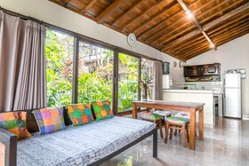 Sari Bamboo Bungalows