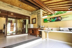 Sari Bamboo Bungalows