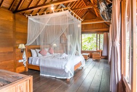 Sari Bamboo Bungalows