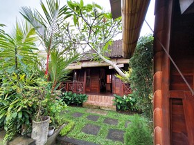 Shivananda Antique Villas by EPS