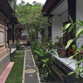 Super OYO Capital O Pondok Ayu Homestay