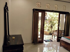 Super OYO Capital O Pondok Ayu Homestay
