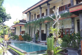 Super OYO Capital O Pondok Ayu Homestay