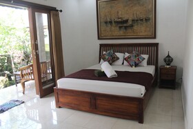 Super OYO Capital O Pondok Ayu Homestay