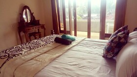 Super OYO Capital O Pondok Ayu Homestay