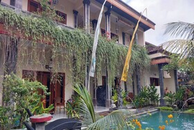 Super OYO Capital O Pondok Ayu Homestay