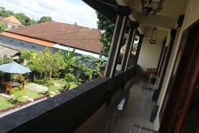 Super OYO Capital O Pondok Ayu Homestay