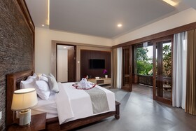 Teba Suci Suite