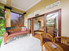 Ubud Shanti Rice Field House by Supala