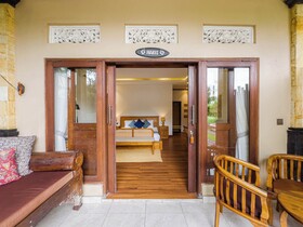 Ubud Shanti Rice Field House by Supala