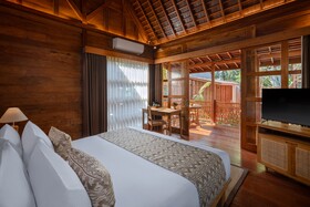 Unagi Wooden Villas by Emana