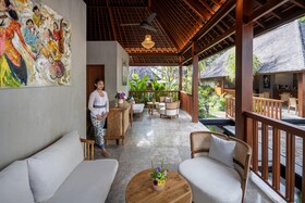 Unagi Wooden Villas by Emana