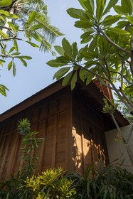 Unagi Wooden Villas by Emana