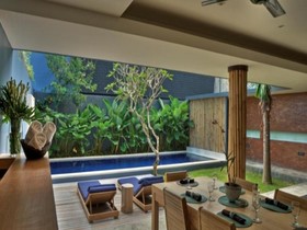 The Grove Bumbak