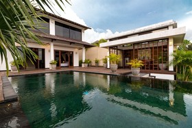 Aisis Luxury Villas And Spa