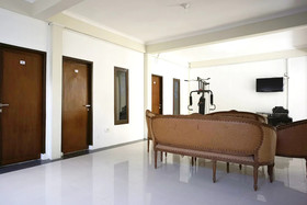 MIM Guest House Syariah by OYO Rooms