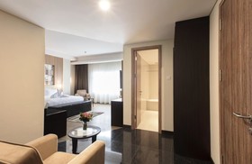 Best World Kindai Hotel