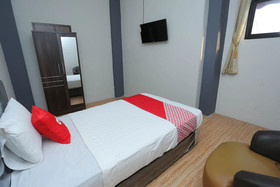 Tiara Guest House by OYO Rooms