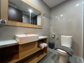 Front One Boutique Adria Boyolali