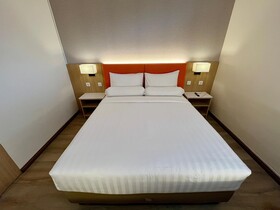 Front One Boutique Adria Boyolali