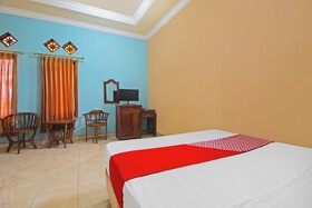 Hotel Dan Aula Wahyu Sari B by OYO