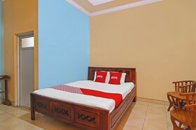 Hotel Dan Aula Wahyu Sari B by OYO