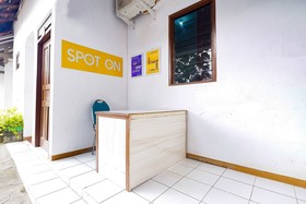 SPOT ON 2865 Sartika Inn Pati