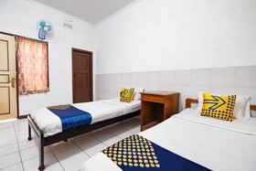 SPOT ON 2865 Sartika Inn Pati