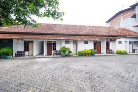 SPOT ON 2865 Sartika Inn Pati