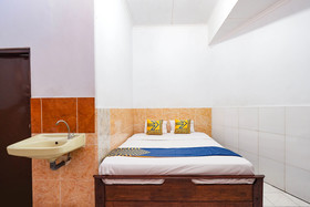 SPOT ON 2865 Sartika Inn Pati