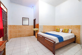 SPOT ON 2865 Sartika Inn Pati