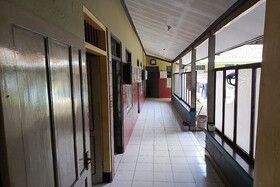 Spot On 94085 Hotel Agung