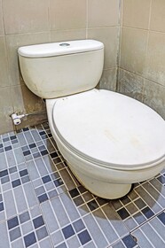 Spot On 94085 Hotel Agung