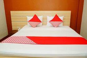 OYO 629 Grand Vella Hotel