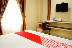 OYO 629 Grand Vella Hotel