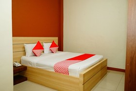 OYO 629 Grand Vella Hotel