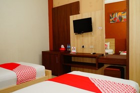 OYO 629 Grand Vella Hotel