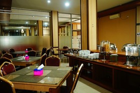 OYO 629 Grand Vella Hotel