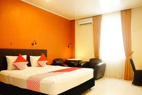 OYO 629 Grand Vella Hotel