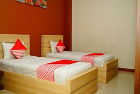 OYO 629 Grand Vella Hotel