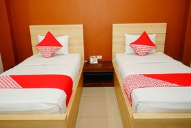 OYO 629 Grand Vella Hotel