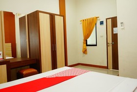 OYO 629 Grand Vella Hotel