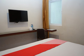 Ren'z Hotel BY OYO Rooms