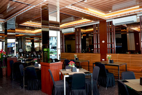 Ren'z Hotel BY OYO Rooms