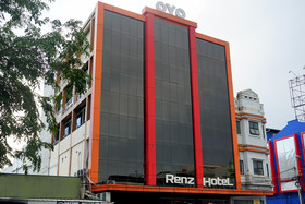 Ren'z Hotel BY OYO Rooms