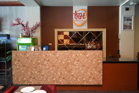 Ren'z Hotel BY OYO Rooms