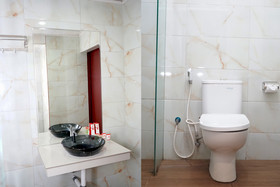 Ren'z Hotel BY OYO Rooms