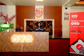 Ren'z Hotel BY OYO Rooms
