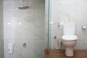 Ren'z Hotel BY OYO Rooms