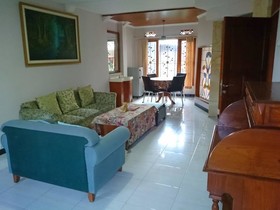 RedDoorz @ Arwiga Hotel